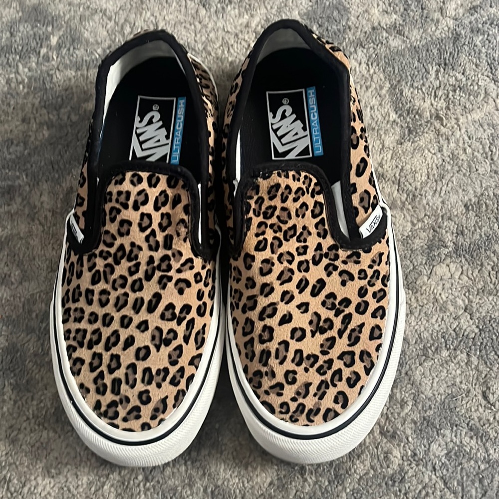 Size 7 leopard